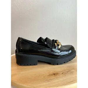 Soda Black Patent Vegan Leather Gold Chunky Chain Loafer Shoe Size 9-9.5 thumbnail 2