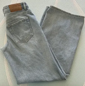 Low Rise Jeans thumbnail 3