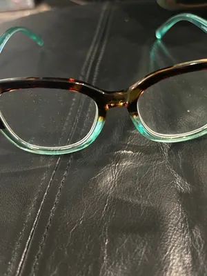 Betsey Johnson Two-Tone Tortoiseshell and Clear Cat-Eye reading 2.50 Glasses thumbnail 8