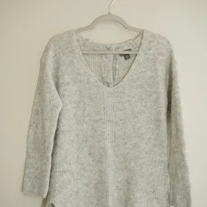 Point Sur J. Crew V-Neck Sweater Grey Alpaca Blend Button Back Coastal Cozy Soft thumbnail 2