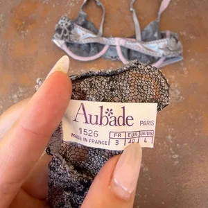 Victoria's Secret Vtg 90s Aubade Paris silver gray lace lingerie set : bottom fit like a M and top is 34B : in great condition thumbnail 3