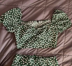 Zaful Green Floral Crop Top And Mini Skirt Set thumbnail 2