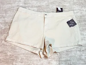 Ava & Viv Women’s 24 Plus Beige Comfort Waist Stretch High Rise Smart Shorts New thumbnail 1