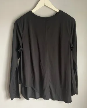 Lululemon Up‎ for Down Time Black Long Sleeve Open Back Top Tee Shirt sz 10 thumbnail 1