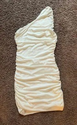 White Dress Size M thumbnail 1