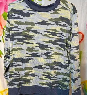 S307. Banana Republic camo long sleeve shirt Size M thumbnail 1