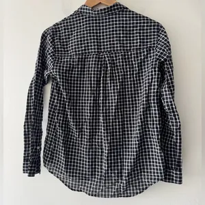 Madewell Women’s Black and White‎ Plaid Long Sleeve Button Down Top thumbnail 4