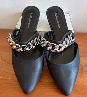 BCBGeneration Womens Black Pointed Toe Mules Silver Chain Link Flats Size‎ 9.5 thumbnail 1