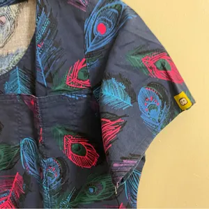 WonderWink Wonder Wink Womens Scrubs Scrub Top S Small 38” Feathers Print thumbnail 3