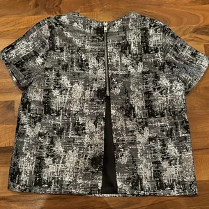 Re:named top NWT‎ metallic sliver and black perfect for holidays thumbnail 4