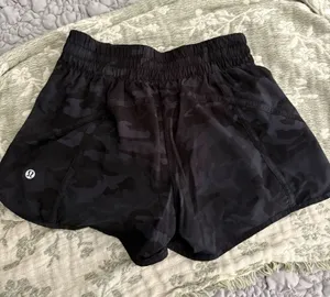 Lululemon Shorts thumbnail 1