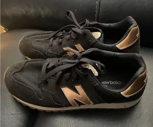 New Balance 520 blue and rose gold 9 thumbnail 1