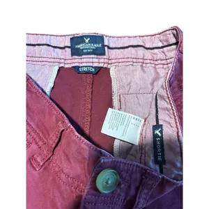 American Eagle Shortie 4 Red Low Rise Chino Shorts Stretch Y2K thumbnail 3