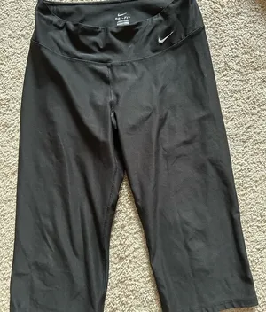 Nike Women's Black Dri-FIT leggings size medium thumbnail 1