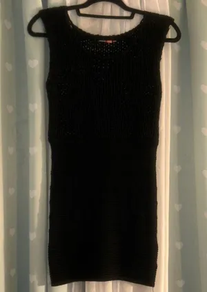 PetroZillia Size M Black Dress thumbnail 1