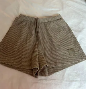 Alo Tan Sweat Shorts thumbnail 1