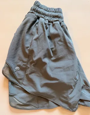 Lululemon Hotty Shorts Green thumbnail 1