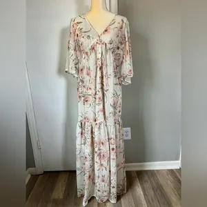 NWT Love Stitch Woman’s White Flower Airy Lightweight Boho Maxi Dress Size Large thumbnail 2