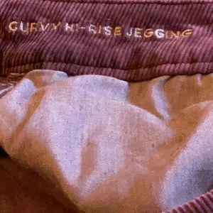 American Eagle Burgundy skinny corduroy pants size 6 thumbnail 11