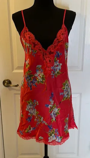 Victoria’s Secret size medium hot pink floral night gown with lace trim thumbnail 1