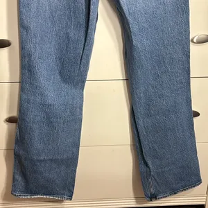Abercrombie & Fitch The 90s Relaxed Jean Ultra High Rise Jeans thumbnail 8
