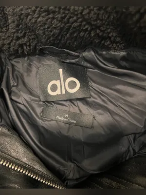 Alo Yoga Ice Breaker Oversized Satin Faux Leather Sherpa Puffer Jacket Size Med thumbnail 6