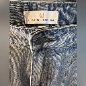 Austin Landing Denim Cross Studded Jeans NWT Rare Mid Rise Straight/Wide Leg 11 thumbnail 6