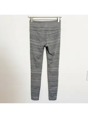 Athleta Chaturanga Leggings Size S Black Jacquard Textured Workout Pant Normcore thumbnail 11