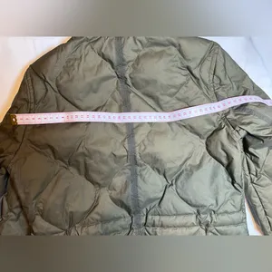 THE NORTH FACE Olive Quilted Down Jacket thumbnail 12