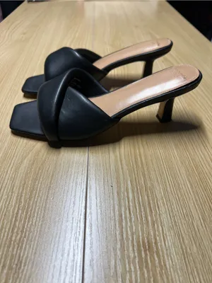 Abercrombie & Fitch Black Padded Crossover Heeled Mules Size 9 thumbnail 4