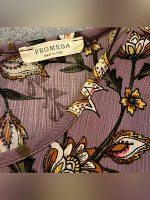 Women’s Promesa Brand floral purple Blouse Size Medium thumbnail 3