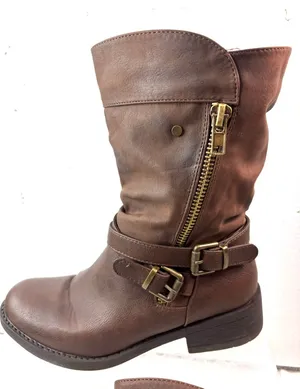 Global Win 9 Women's Brown Faux Leather Slouch Buckle Zip Heeled Boots thumbnail 1