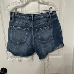 Kancan Jovana ultra‎ high rise distressed cuff button fly jean shorts size 27 thumbnail 6