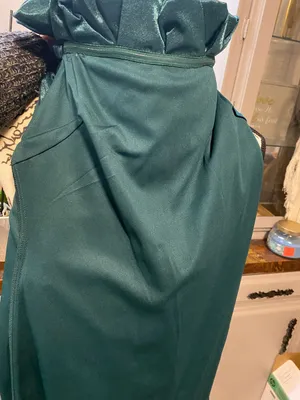NWT City Studios Junior’s Off-Shoulder Ruffle Bodycon Dress in Deep Green thumbnail 11