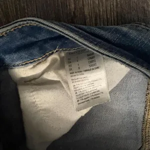 american eagle‎ 4 short thumbnail 3