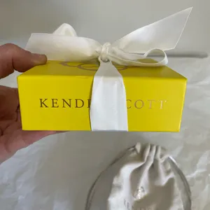 Kendra Scott Yellow Jewelry Box with Cream Pouch thumbnail 2
