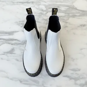 Dr Martens 2976 Quad Smooth Leather Platform Chelsea Boots • Sz W9/M8 thumbnail 5