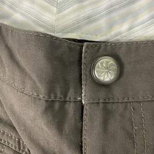 Athleta Shorts Womens 30 Brown Bermuda Utility Nylon Spandex Pockets Zip Closure thumbnail 6
