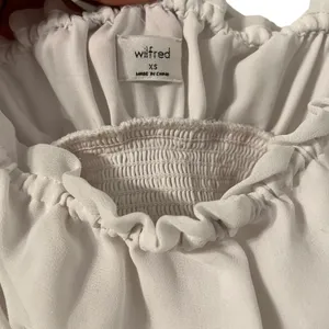 Aritzia Wilfred White Ruffle Smocked Top Blouse thumbnail 7