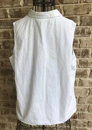 Disney Vintage Plus Sleeveless Top 1X White Embroidered Mickey Mouse U… thumbnail 7