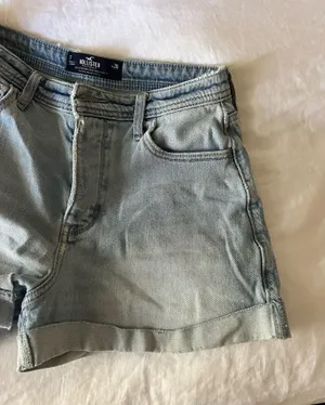 Hollister Curvy High-Rise Shorts Mom thumbnail 1