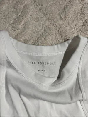 Free assembly white tank xsmall NWT Size XS thumbnail 3