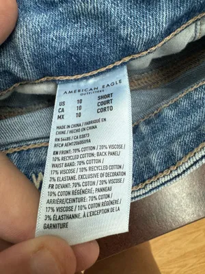 American Eagle Strigid Distressed Mom Jeans Size 10 Short thumbnail 7