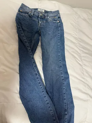 Low Rise Jeans thumbnail 1