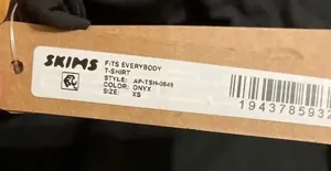 SKIMS Fits Everybody T-Shirt XS thumbnail 4