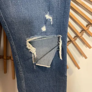 Abercrombie & Fitch Women’s High Rise The Mom Jean Curve Love in Dark Destroy 29 thumbnail 4