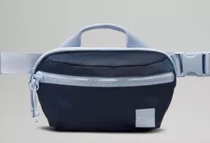Lululemon All Day Essentials Belt Bag 2.5L True Navy/Blue Linen 🆕 SOLD OUT thumbnail 3