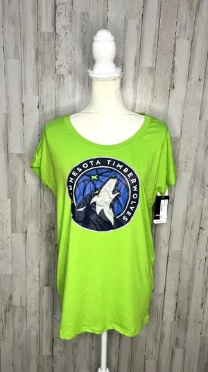 NWT Minnesota Timberwolves Women's Size Medium‎ Green Logo T-Shirt thumbnail 1