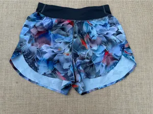 Lululemon Fast & Free High Rise 3” Women’s Floral Print Running Shorts Size 4 thumbnail 1