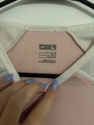 Nike t-shirt thumbnail 3